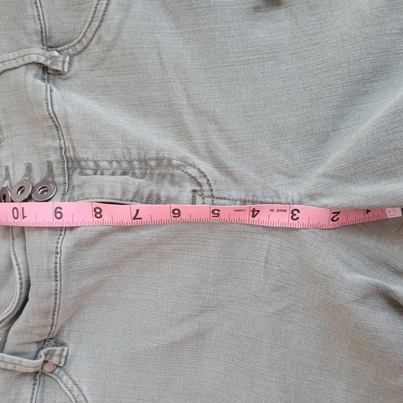 Torrid 11' Jegging Bermuda Short - Picture 4 of 7